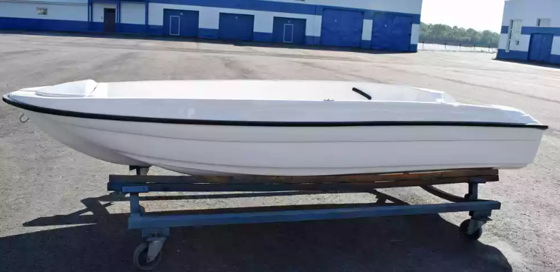 Стеклопластиковая лодка Пингвин (тримаран) в Ульяновске