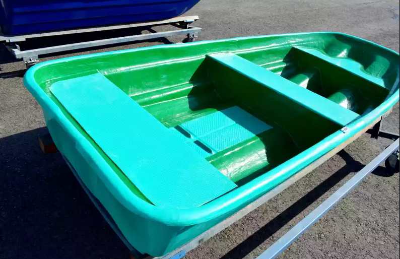 Стеклопластиковая лодка Старт (тримаран) в Ульяновске