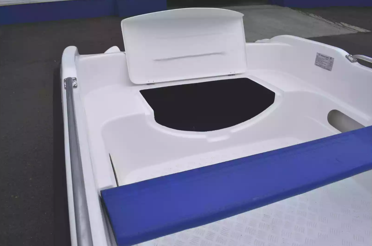 Стеклопластиковая лодка Пингвин New (тримаран) в Ульяновске