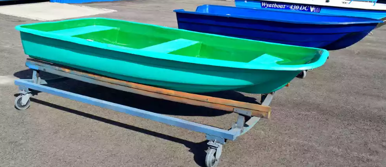 Стеклопластиковая лодка Старт (тримаран) в Ульяновске