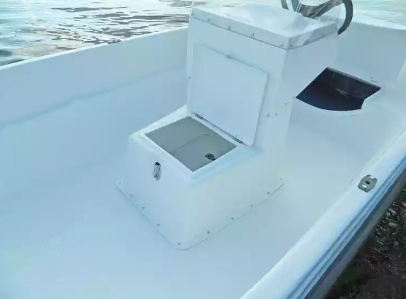 Стеклопластиковая лодка Пингвин с консолью (тримаран) в Ульяновске