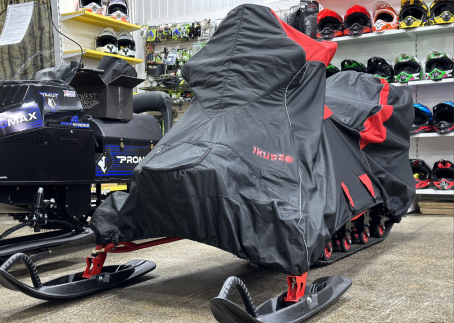 Чехол транспорт. снегохода IKUDZO HUNTER черно-красный Оксфорд ПРЕМИУМ качества с лого IKUDZO в Ульяновске