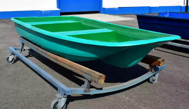 Стеклопластиковая лодка Старт (тримаран) в Ульяновске