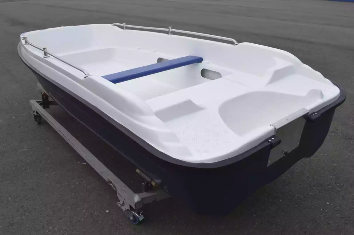 Стеклопластиковая лодка Пингвин New (тримаран) в Ульяновске